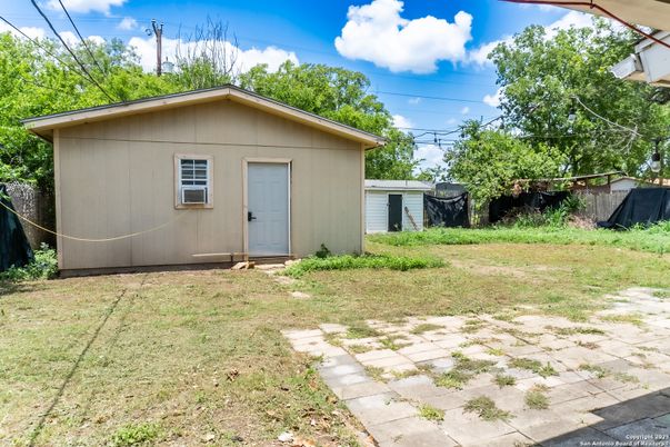 Backyard, Exterior