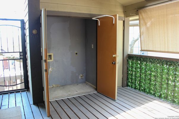 Exterior, Wood Texture Flooring