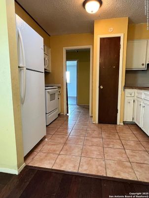 Interior, Kitchen, Washer, Wood Texture Flooring