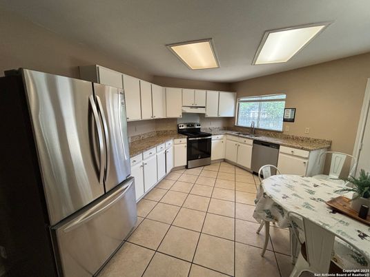 Dining room, Interior, Kitchen, Stainless Steel Appliances