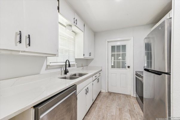 Interior, Kitchen, Stainless Steel Appliances