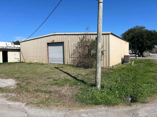 Backyard, Detached Garage, Exterior