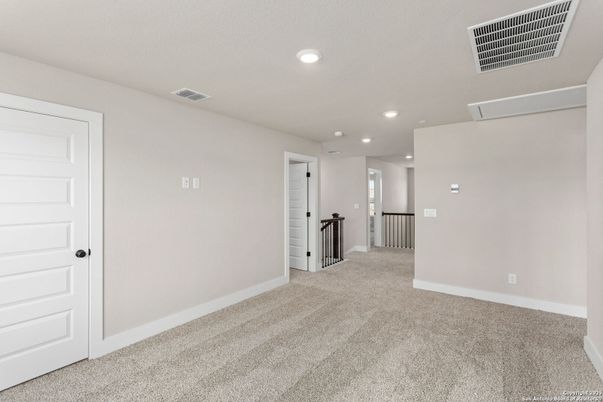 Empty room, Interior, Recessed Lighting