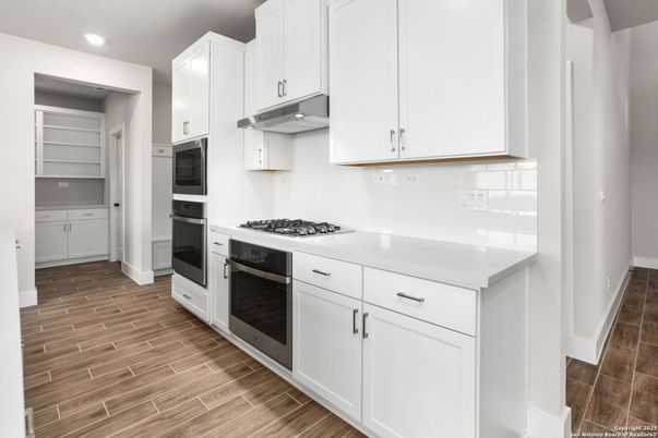 Interior, Kitchen, Recessed Lighting, Wood Texture Flooring