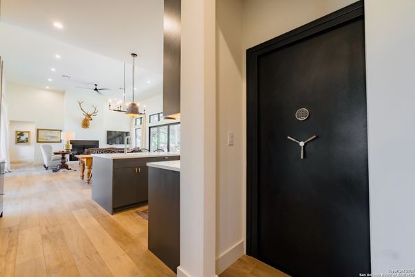 Dining room, Interior, Kitchen, Pendant Lights, Recessed Lighting, Wood Texture Flooring