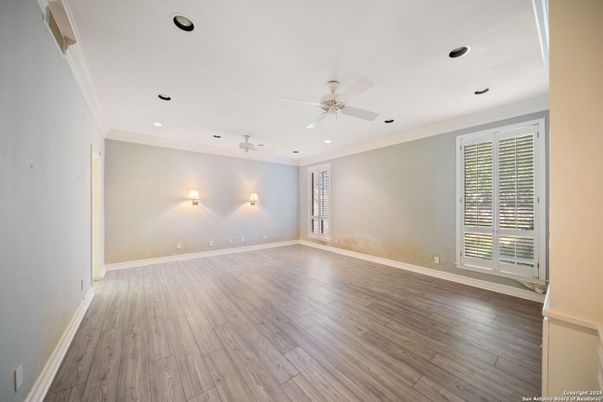Empty room, Interior, Recessed Lighting, Wood Texture Flooring