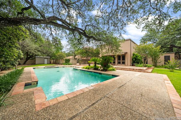 Exterior, Pool