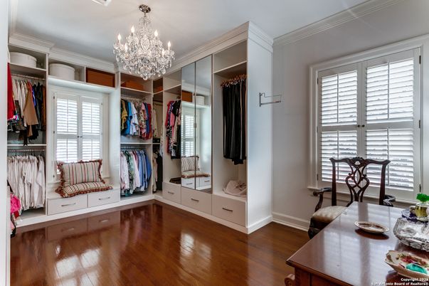 Chandelier, Interior, Walk-in Closets, Wood Texture Flooring