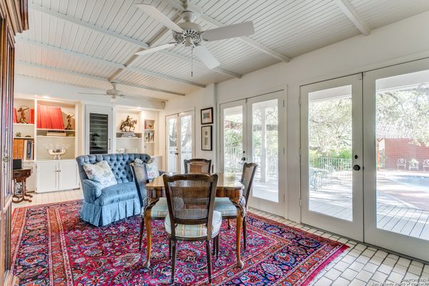 Dining room, Interior