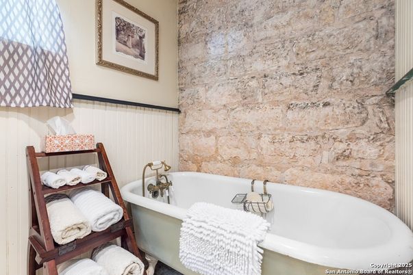 Bathroom, Free Standing Baths, Interior
