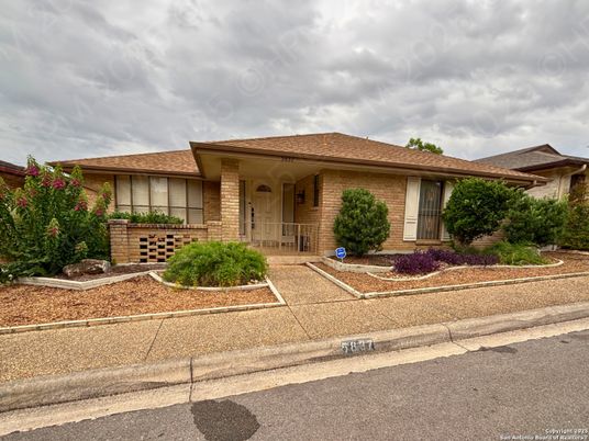 Exterior, Facade, Brick Facade, Ranch