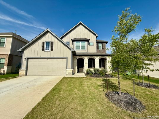 Attached, Exterior, Facade, Farmhouse