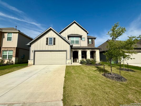 Attached, Exterior, Facade, Farmhouse