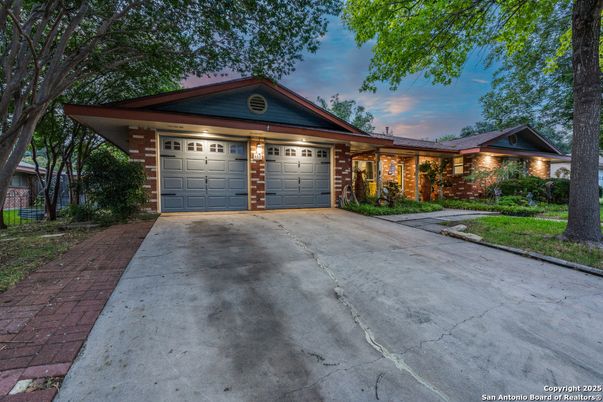 Attached, Exterior, Facade, Brick Facade, Ranch