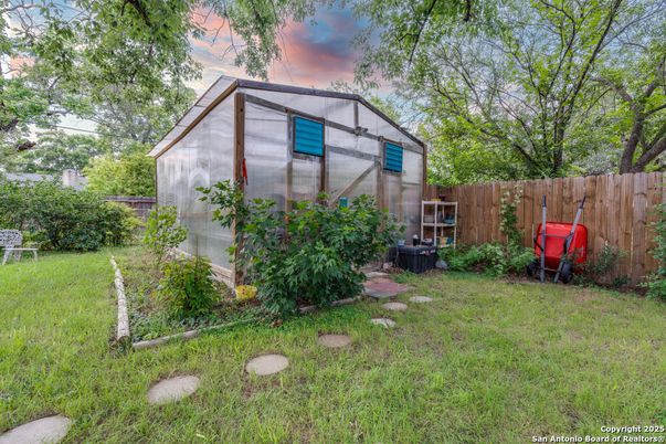 Backyard, Exterior