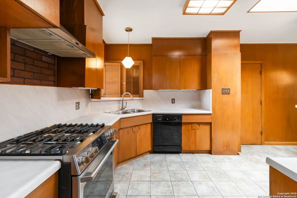 Interior, Kitchen, Pendant Lights, Stainless Steel Appliances