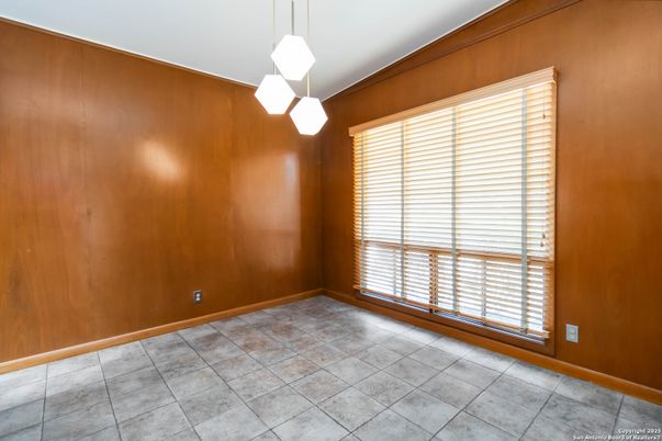 Empty room, Interior, Pendant Lights, Wooden Walls