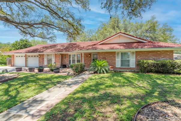 Attached, Exterior, Facade, Brick Facade, Ranch