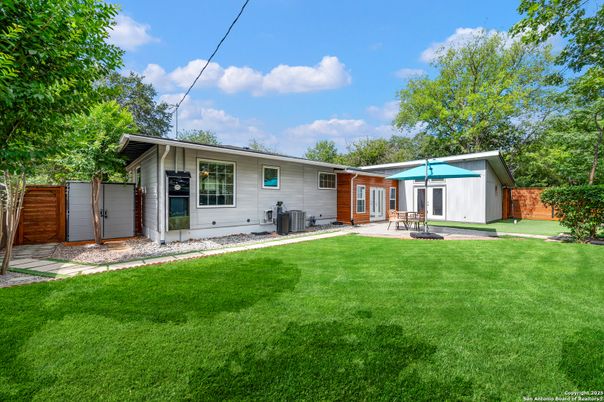 Backyard, Exterior