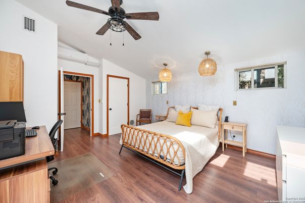 Bedroom, Home Office, Interior, Pendant Lights, Wood Texture Flooring