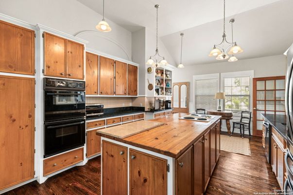 Dining room, Interior, Kitchen, Pendant Lights, Wood Texture Flooring