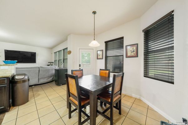 Dining room, Interior, Living room, Pendant Lights