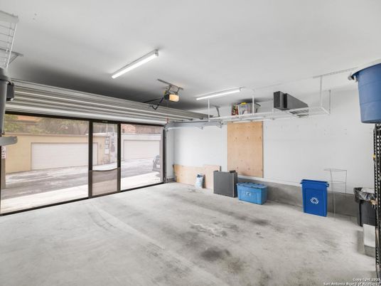Garage, Interior