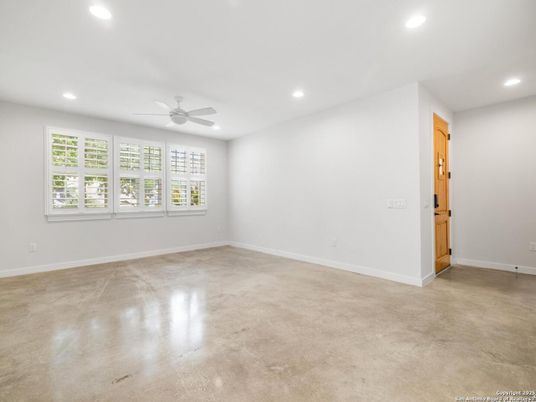 Empty room, Interior, Recessed Lighting