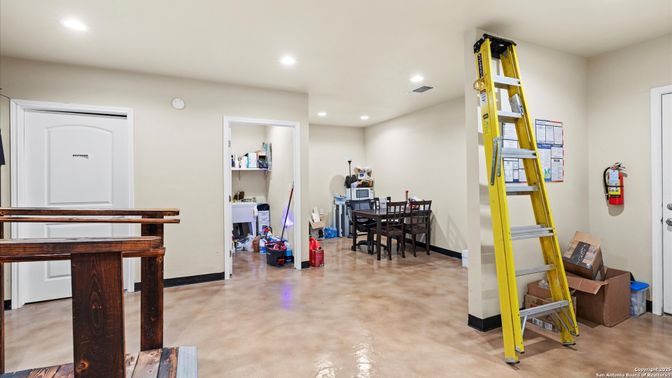 Dining room, Interior, Recessed Lighting