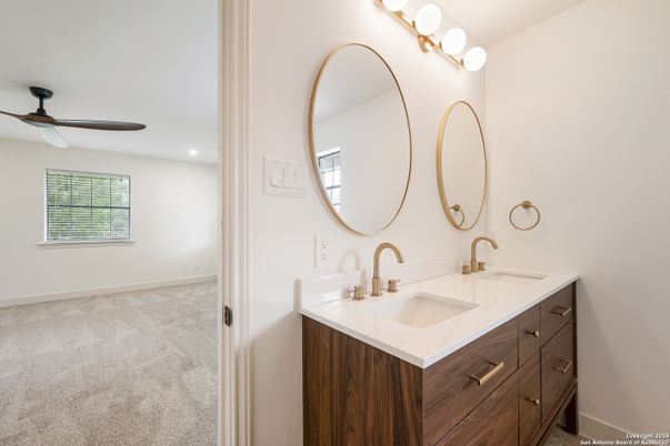 Bathroom, Dual Sink Vanities, Interior, Recessed Lighting