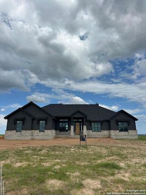 Backyard, Exterior, Facade, Ranch