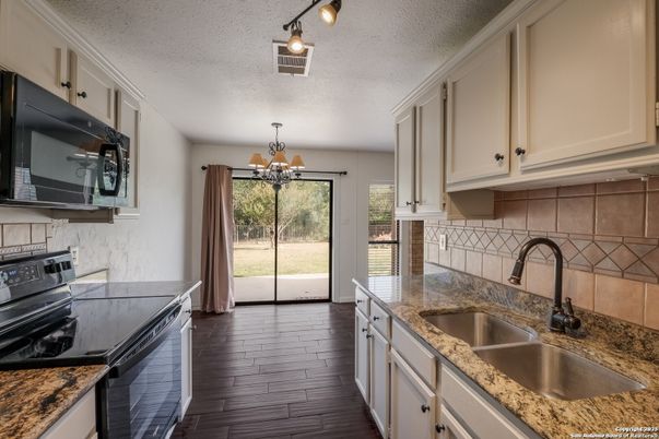 Chandelier, Interior, Kitchen, Wood Texture Flooring