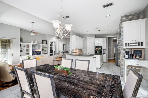 Chandelier, Dining room, Interior, Kitchen, Pendant Lights, Recessed Lighting