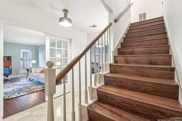 Interior, Pendant Lights, Wood Texture Flooring