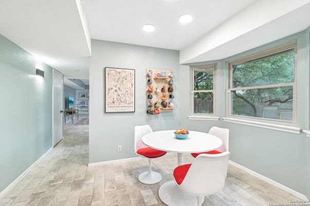 Dining room, Interior, Recessed Lighting