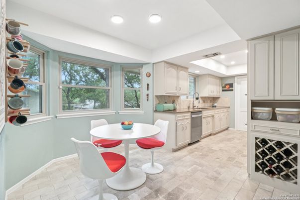 Dining room, Interior, Kitchen, Recessed Lighting, Stainless Steel Appliances