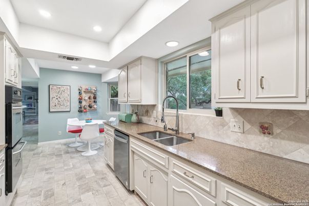Dining room, Interior, Kitchen, Recessed Lighting, Stainless Steel Appliances