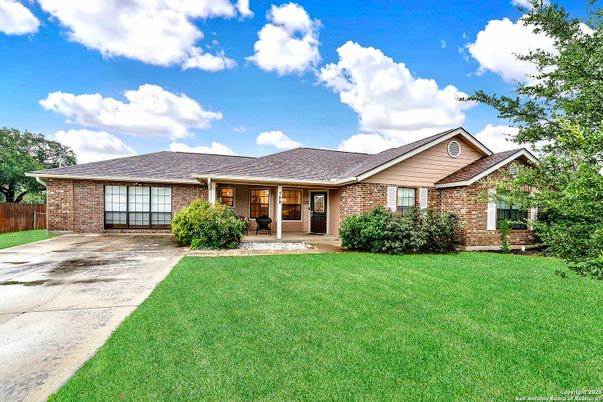 Exterior, Facade, Brick Facade, Ranch