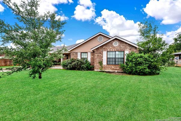 Backyard, Exterior, Facade, Brick Facade, Brick Traditional