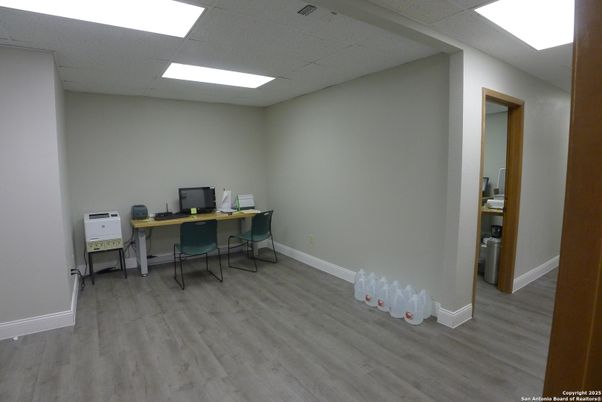 Home Office, Interior, Recessed Lighting, Wood Texture Flooring