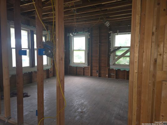 Empty room, Interior, Wooden Beams, Wooden Walls
