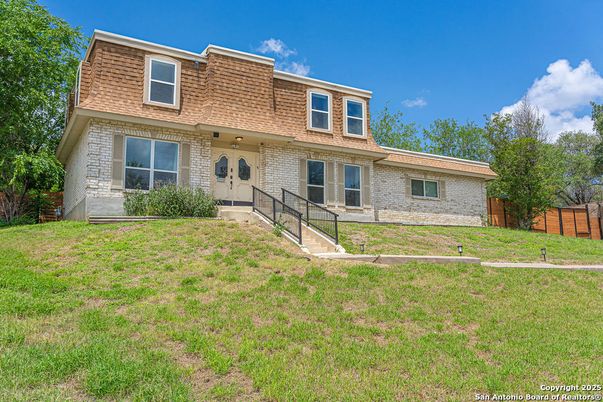 Exterior, Facade, Brick Facade, Cape Cod