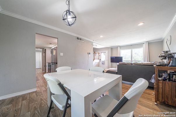 Dining room, Interior, Living room, Pendant Lights, Recessed Lighting, Wood Texture Flooring