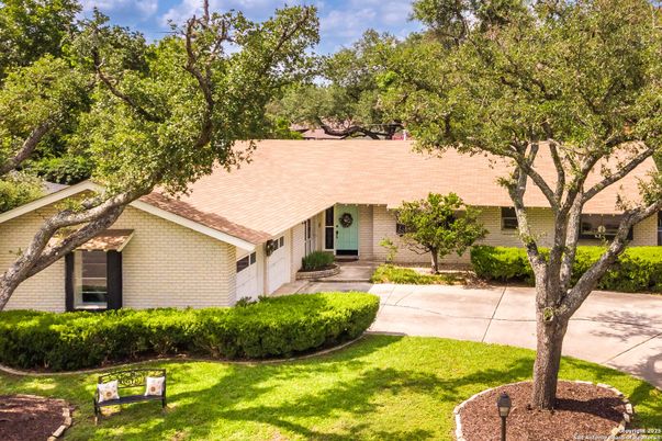 Backyard, Exterior, Facade, Ranch
