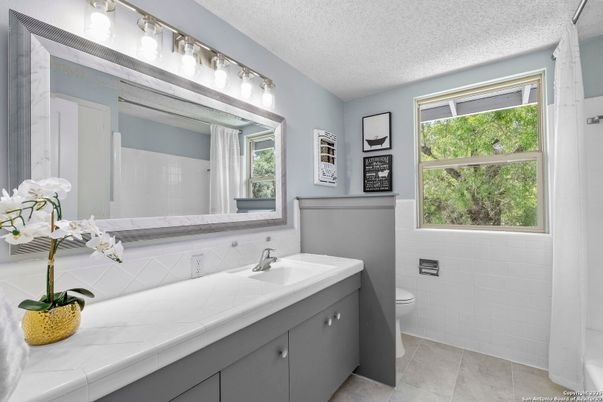Bathroom, Interior, Tile Countertops