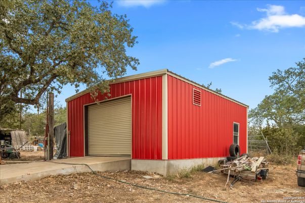 Detached Garage, Exterior