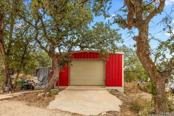 Detached Garage, Exterior