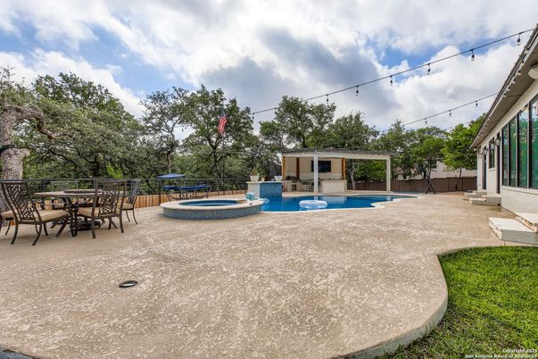 Exterior, Pool