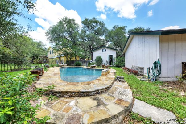 Exterior, Pool