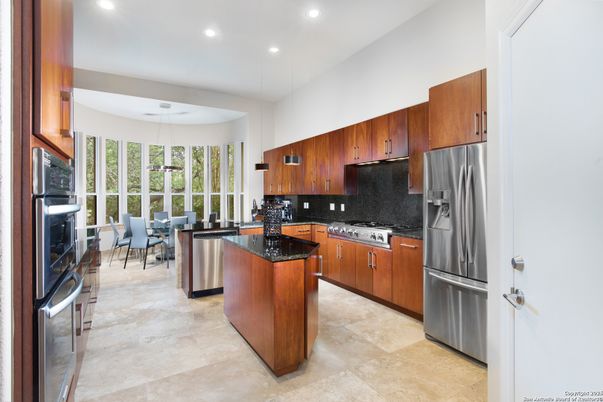 Dining room, Interior, Kitchen, Pendant Lights, Recessed Lighting, Stainless Steel Appliances
